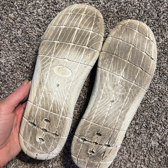 5/$25 Women’s sz 11 Water Shoes - Picture 6 of 6
